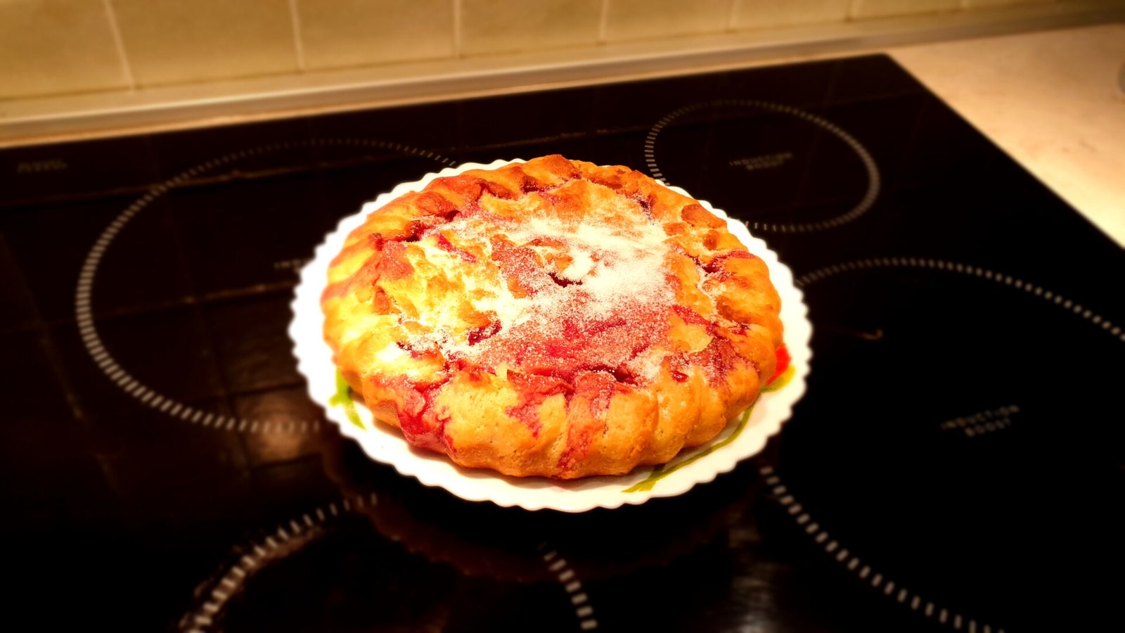 Vegan pie with cherry and apples | vegansurvive